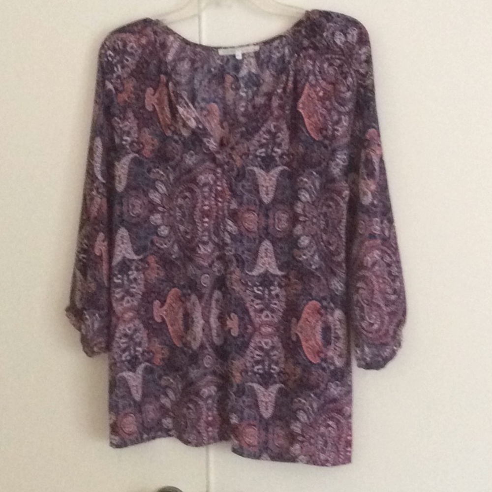 Violet +Claire long sleeved shirt. LIKE NEW! SZ. M